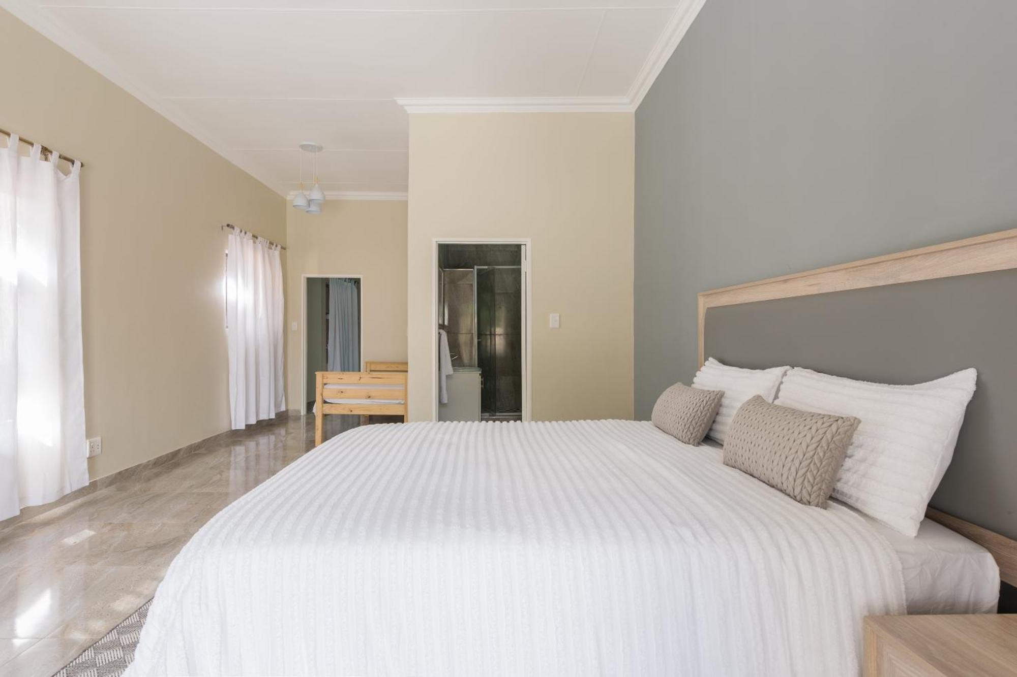 Evans Village - Apartments & Spa Johannesburg Exterior photo