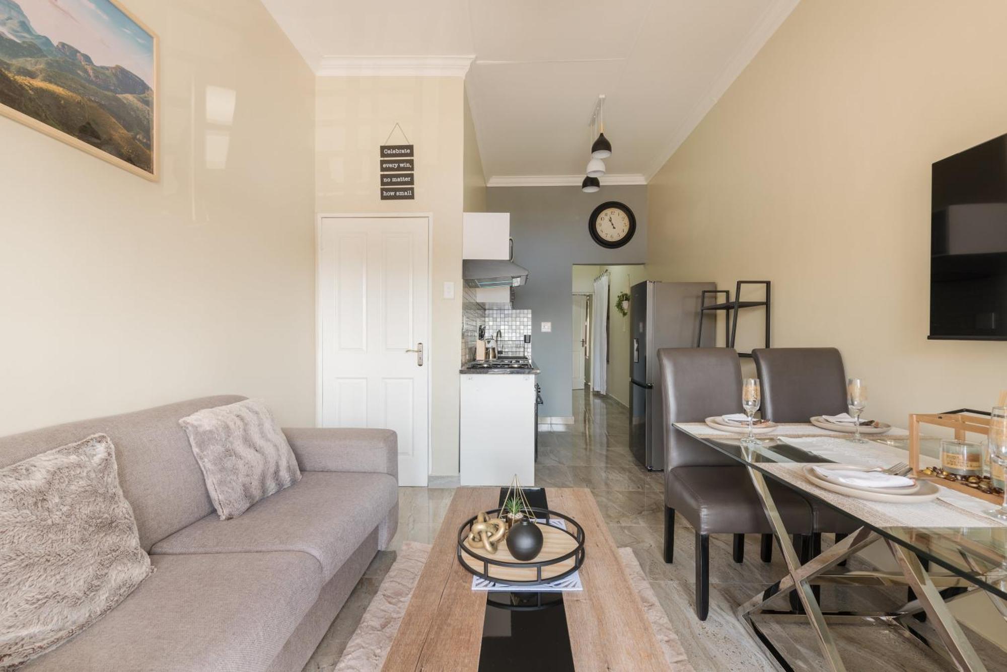 Evans Village - Apartments & Spa Johannesburg Exterior photo