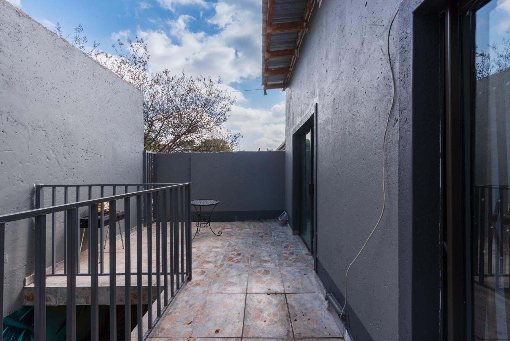 Evans Village - Apartments & Spa Johannesburg Exterior photo