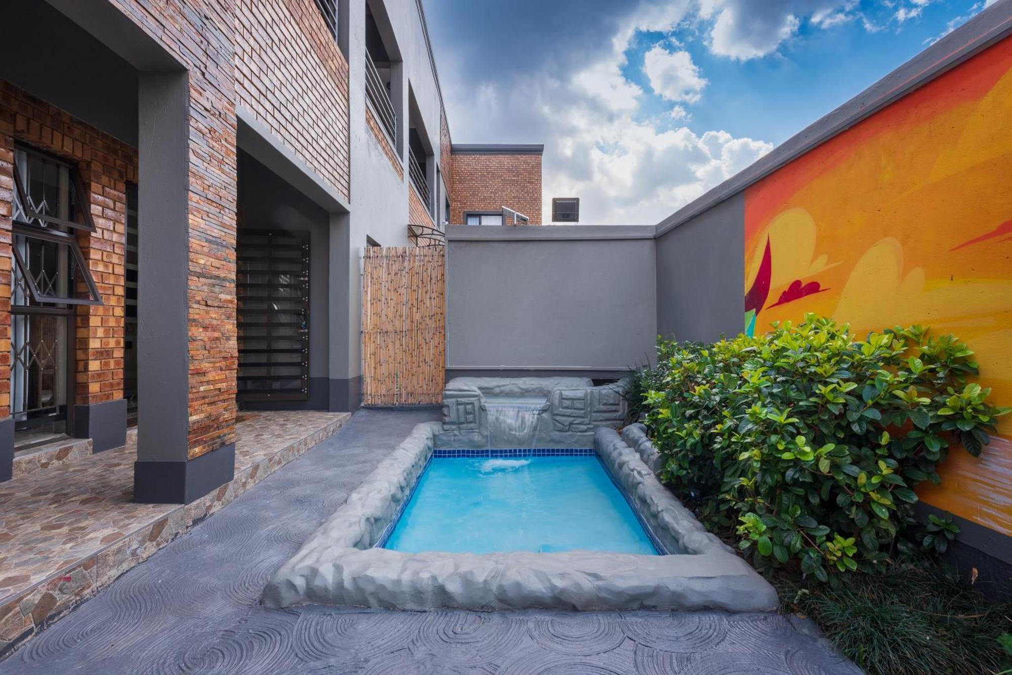Evans Village - Apartments & Spa Johannesburg Exterior photo