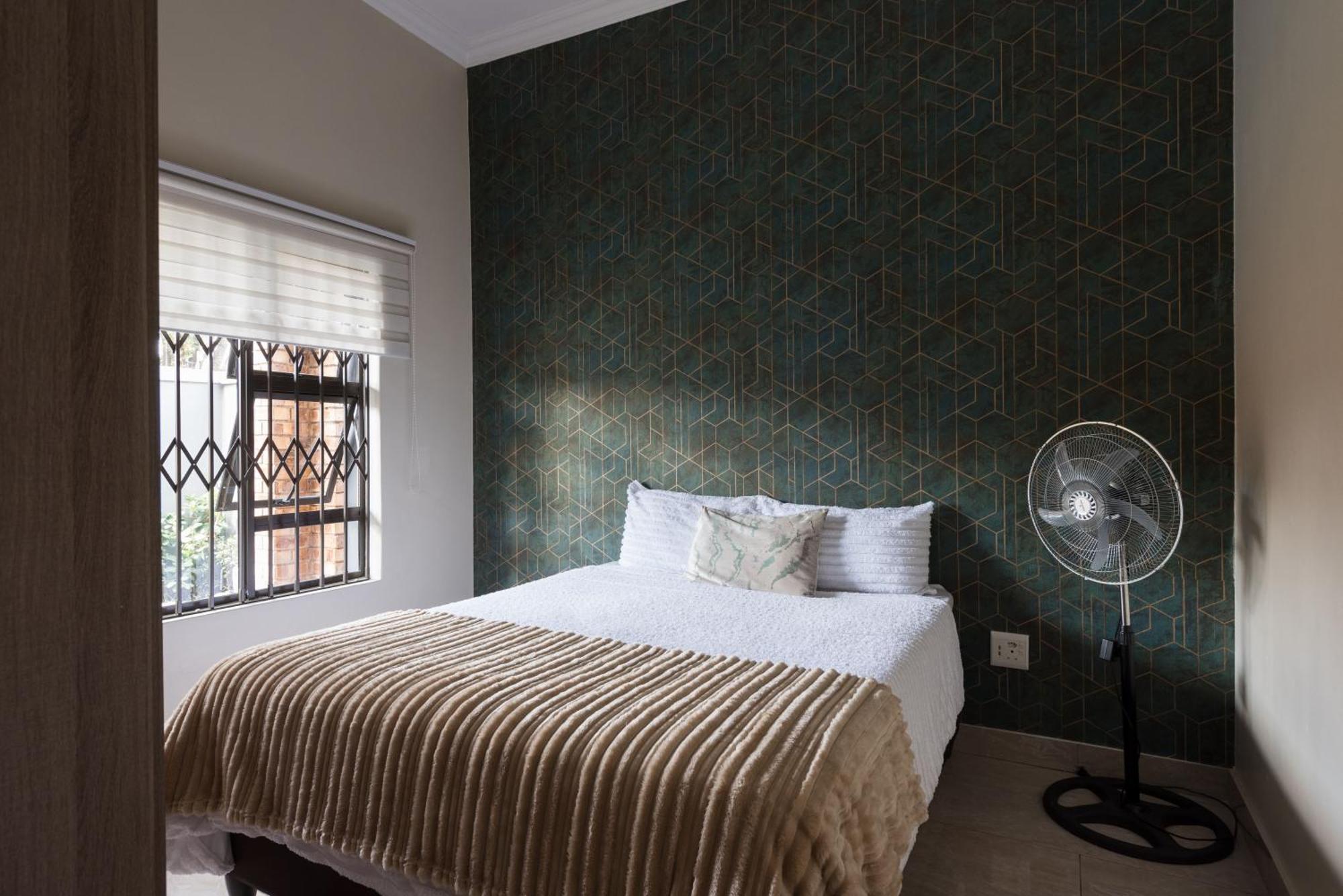 Evans Village - Apartments & Spa Johannesburg Exterior photo