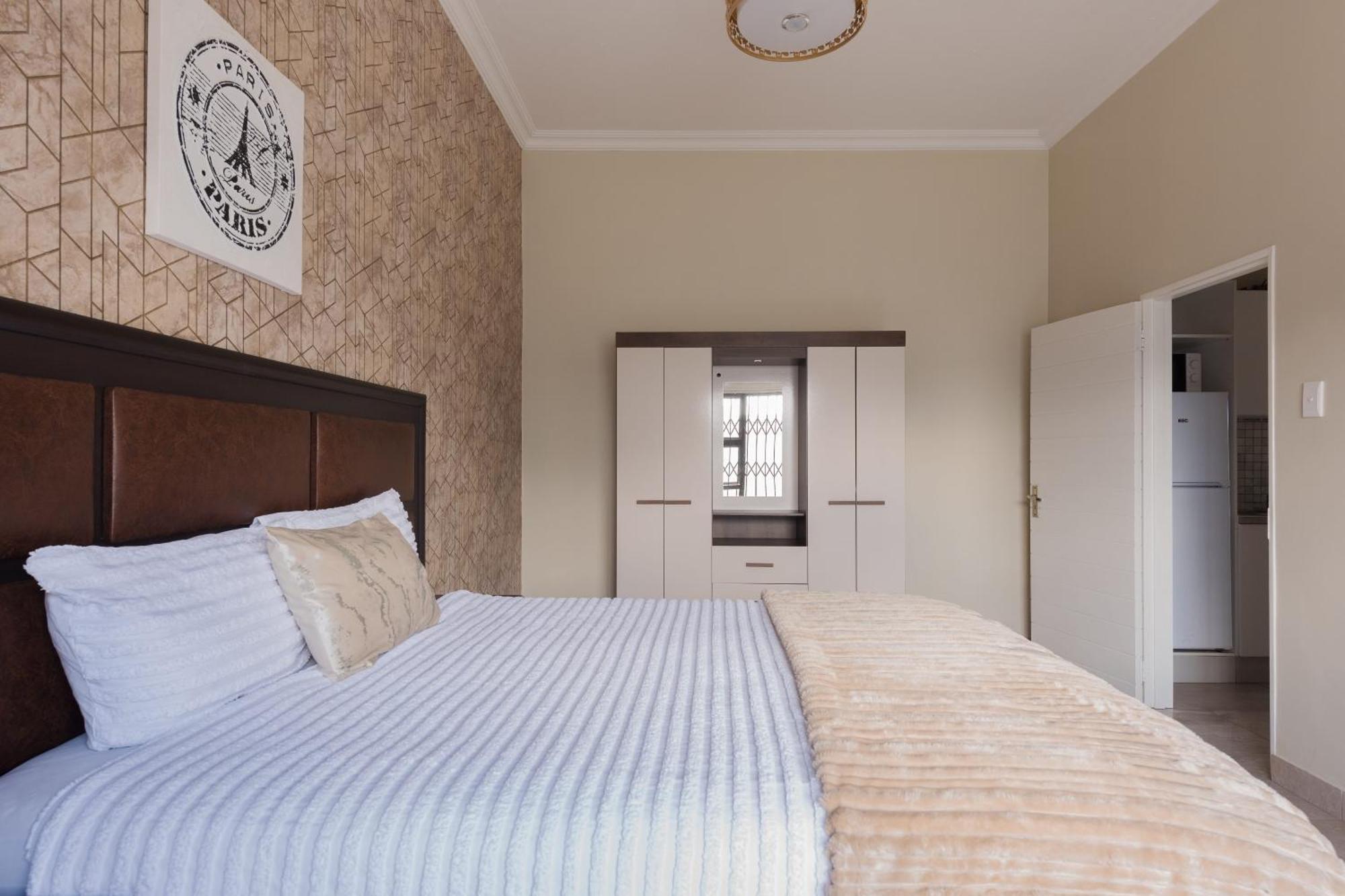 Evans Village - Apartments & Spa Johannesburg Exterior photo